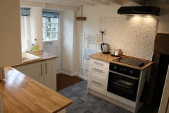 Entrance - Cooker/hob and kettle